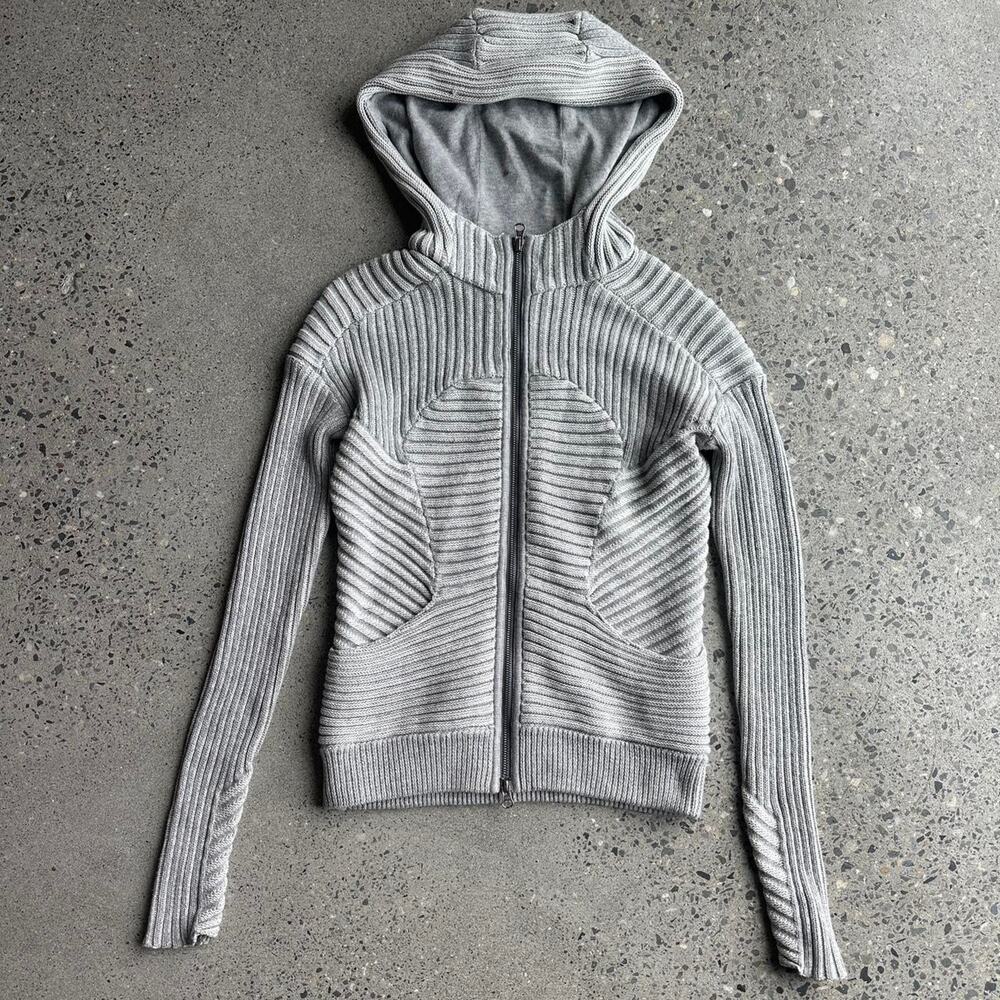 Lululemon Women’s Med Gray Ribbed Zip Up Hooded Jacket Fitted Athletic